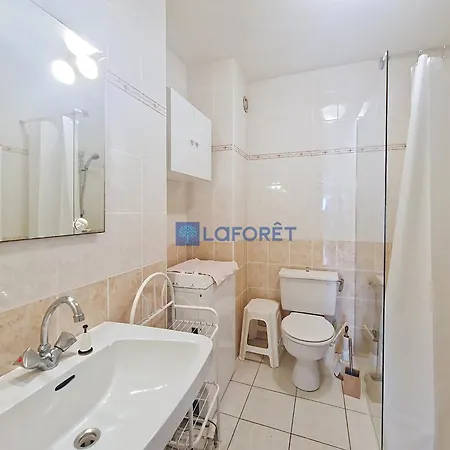 Appartement Beau 1er étage Avec Balcon Et Ascenseur - Fr-1-331-43