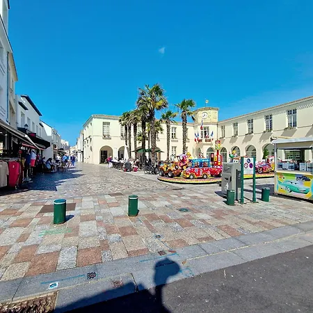Beau 1er Etage Avec Balcon Et Ascenseur - Fr-1-331-43 * Les Sables-dʼOlonne