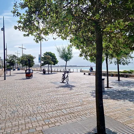 Beau 1er Etage Avec Balcon Et Ascenseur - Fr-1-331-43 Apartment