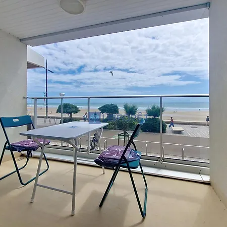 Beau 1er Etage Avec Balcon Et Ascenseur - Fr-1-331-43 *